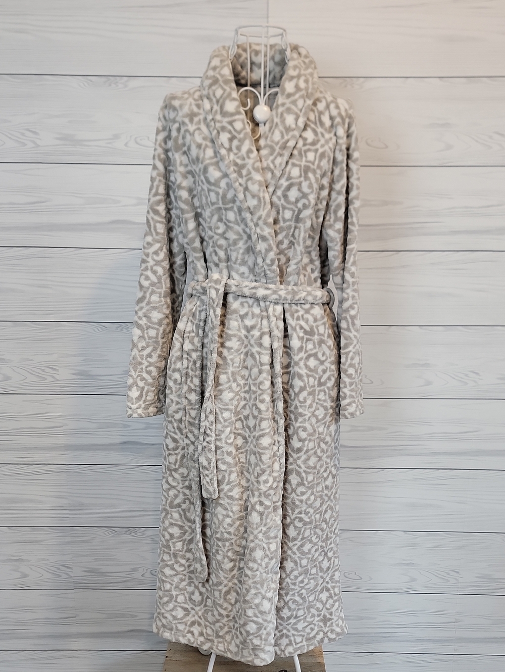 Nicole Miller Shawl Collar Plush Robe - Light Gray Geometric Print Womens Size L